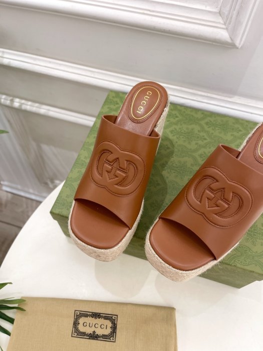 Босоножки фото 6