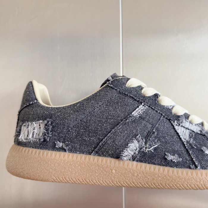 Кросівки фото 8