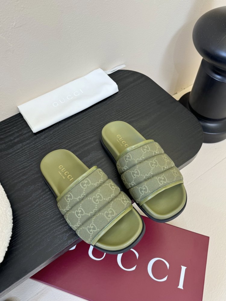 Шльопанці жіночі