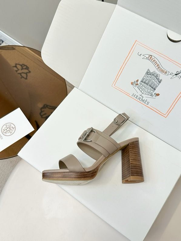 Босоножки фото 6