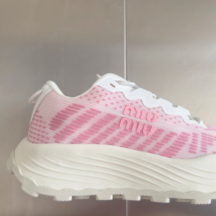 Кросівки фото 8