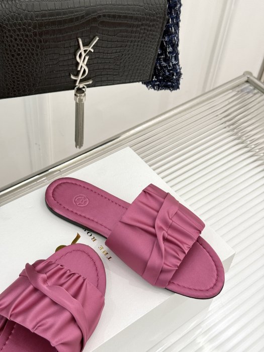 Шлепанцы фото 5