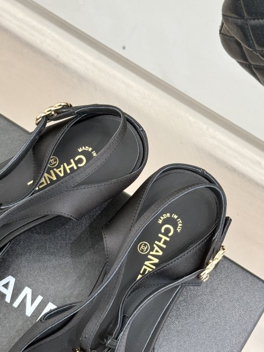 Босоножки фото 8