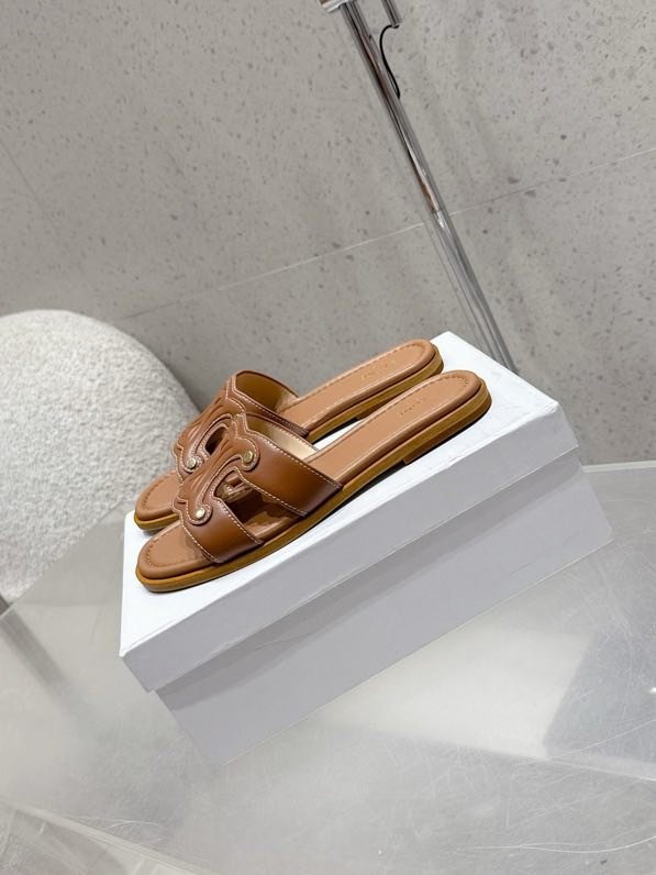 Шлепанцы женские фото 2