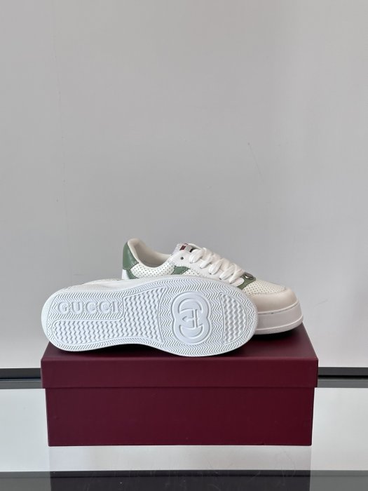 Кросівки чоловічі фото 9