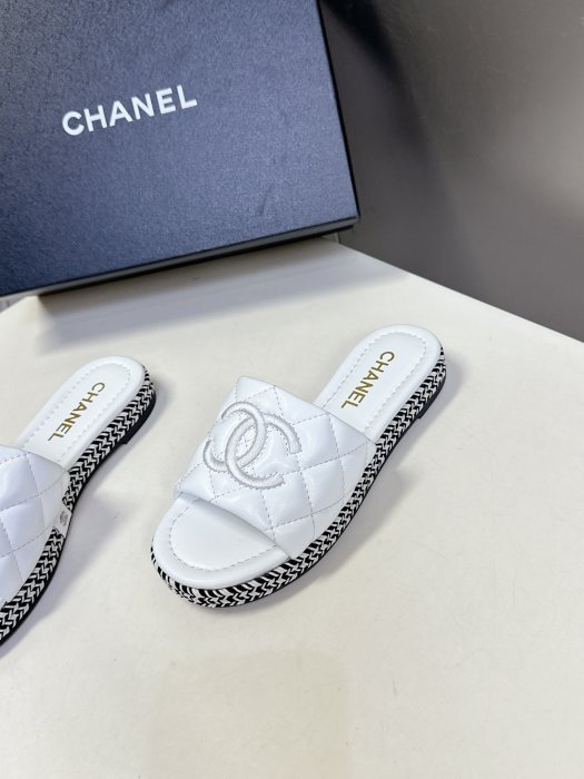 Шлепанцы фото 3