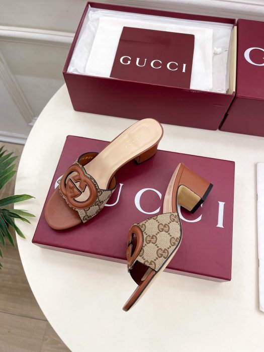 Босоножки фото 5