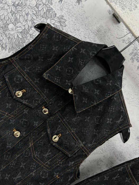 Костюм женский фото 2