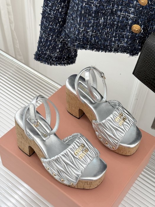 Босоножки фото 3