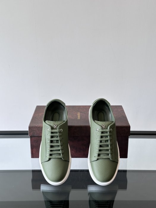 Кроссовки фото 6