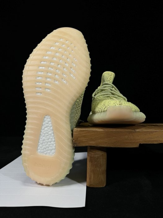 Кросівки Yeezy 350V2 фото 3