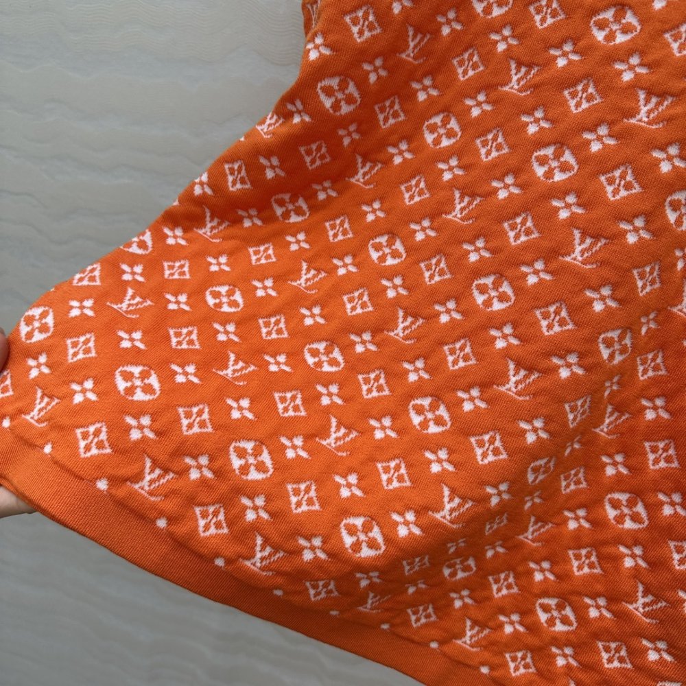 T-shirt women's фото 6