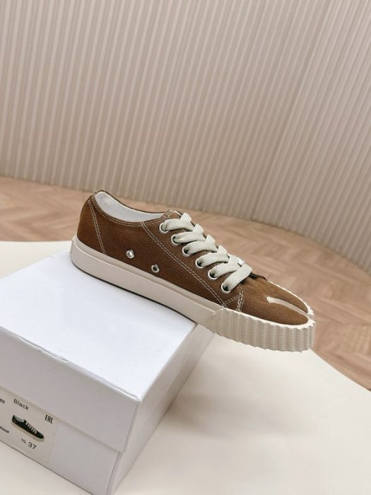 Кеди жіночі з роздвоєним носком фото 6