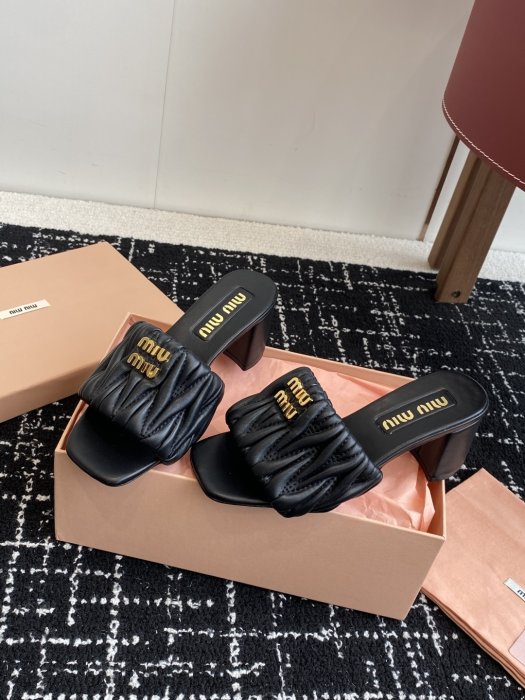 Босоножки фото 3