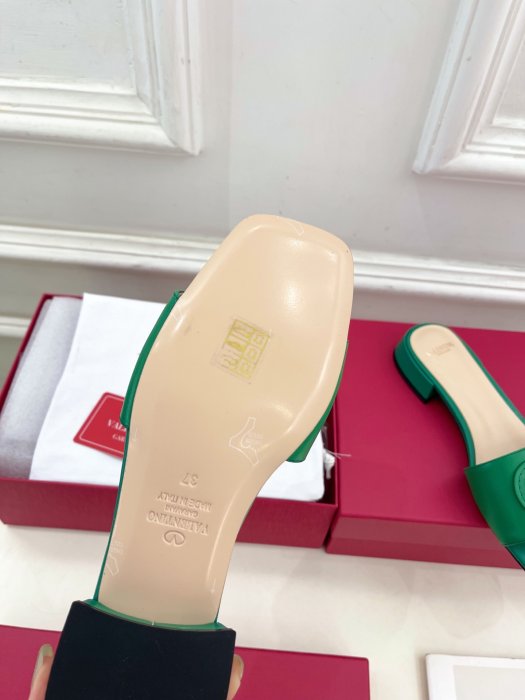 Босоножки фото 9