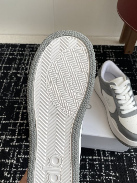 Кроссовки женские фото 9