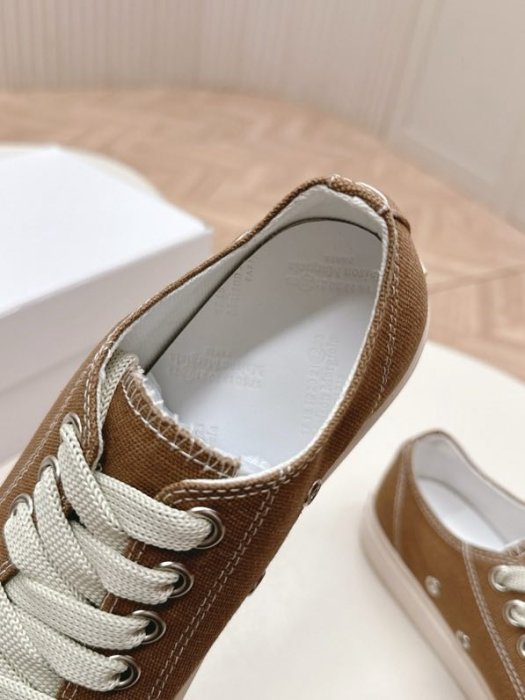 Кеди жіночі з роздвоєним носком фото 3