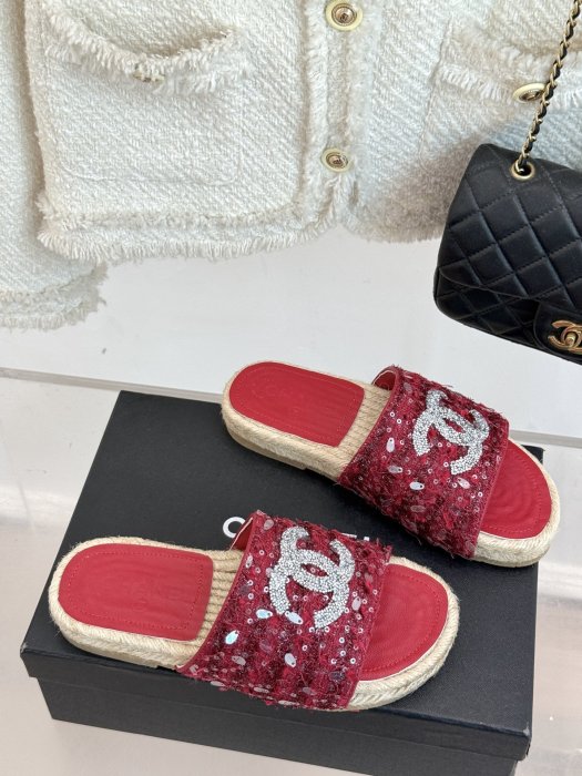 Шлепанцы женские фото 3