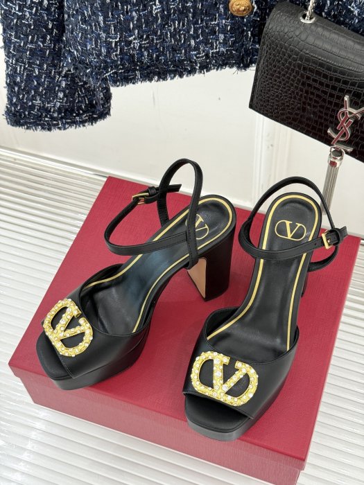 Босоножки фото 2