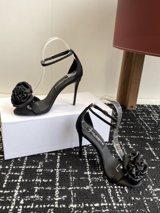 Босоножки фото 5