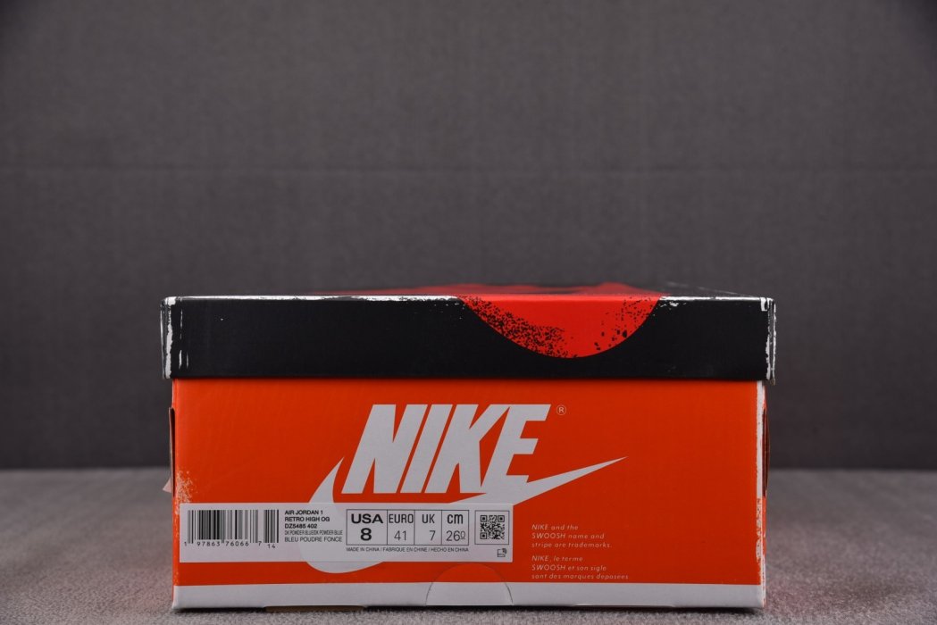 Кроссовки Air Jordan 1 Retro High OG UNC Reimagined фото 6