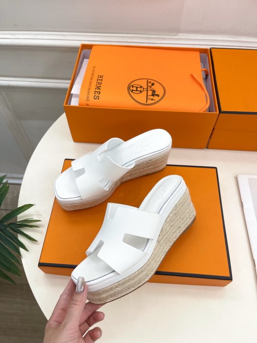 Босоножки фото 5