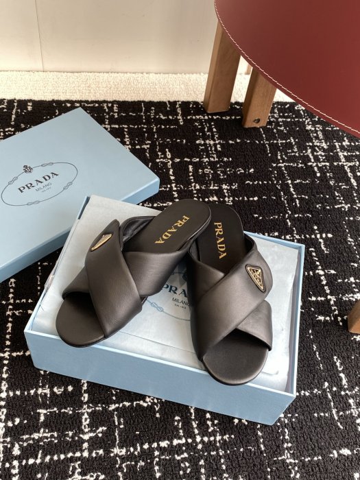 Шлепанцы фото 5