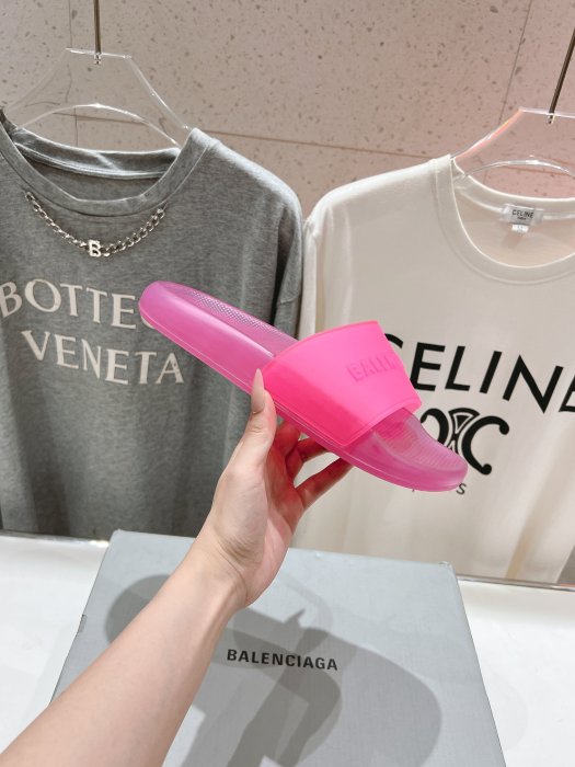 Шлепанцы фото 5