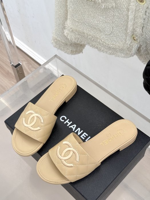 Шльопанці фото 2