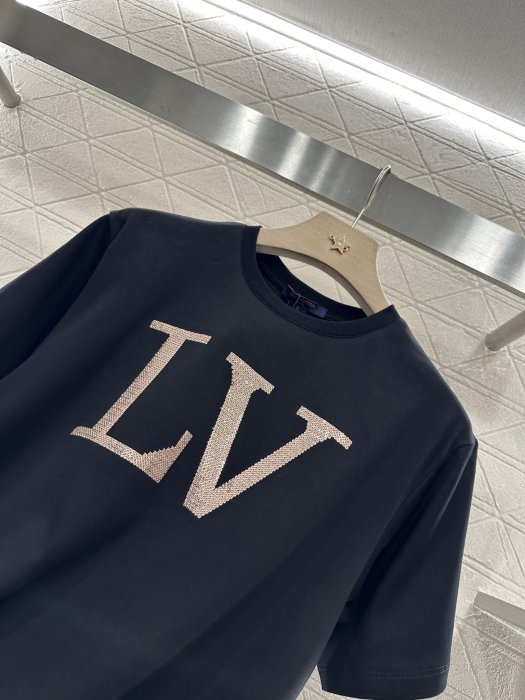 T-shirt women's фото 7