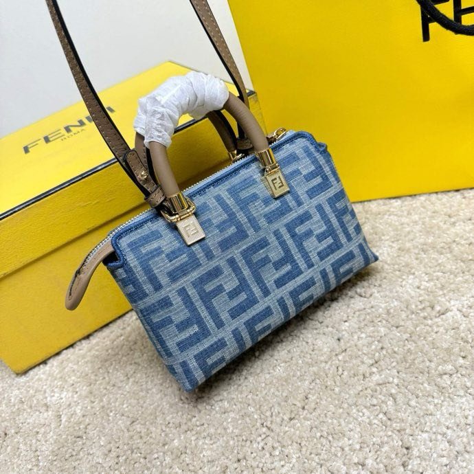 A bag women's By The Way Boston 20 cm фото 7