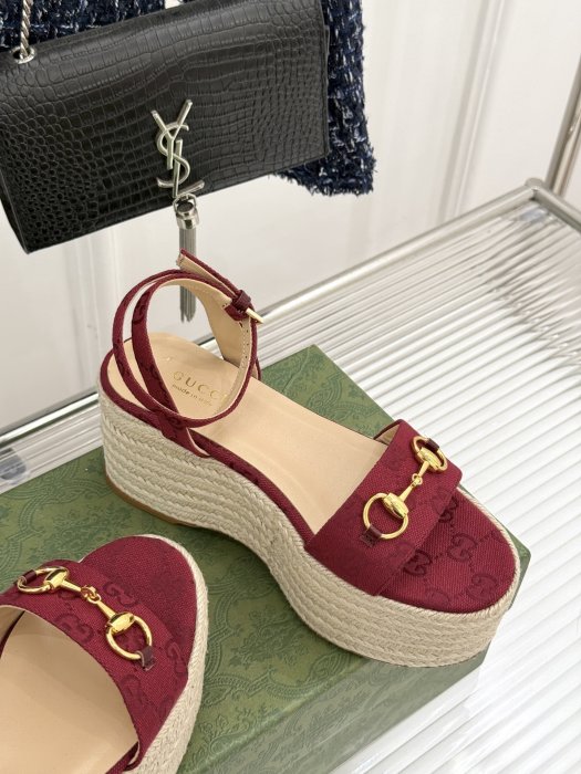 Босоножки фото 5