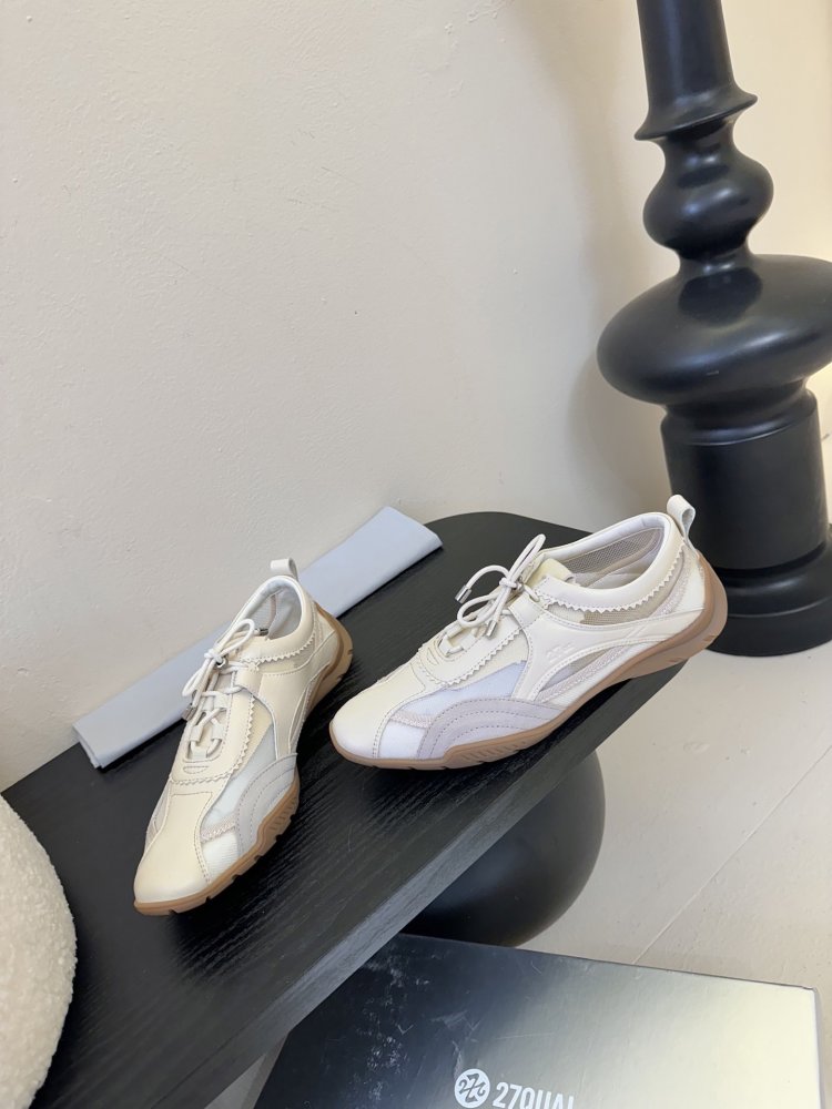 Кросівки жіночі фото 3