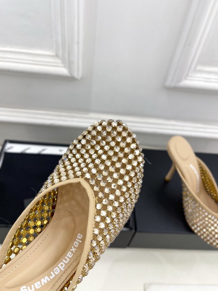 Босоножки фото 6