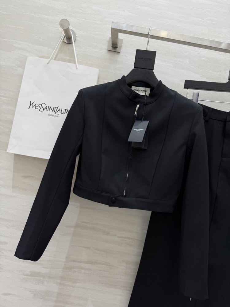 Костюм женский фото 3