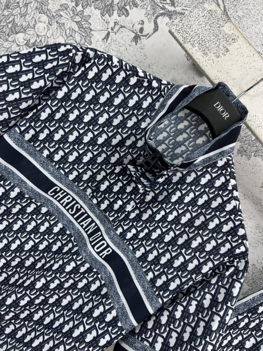 Костюм женский фото 2