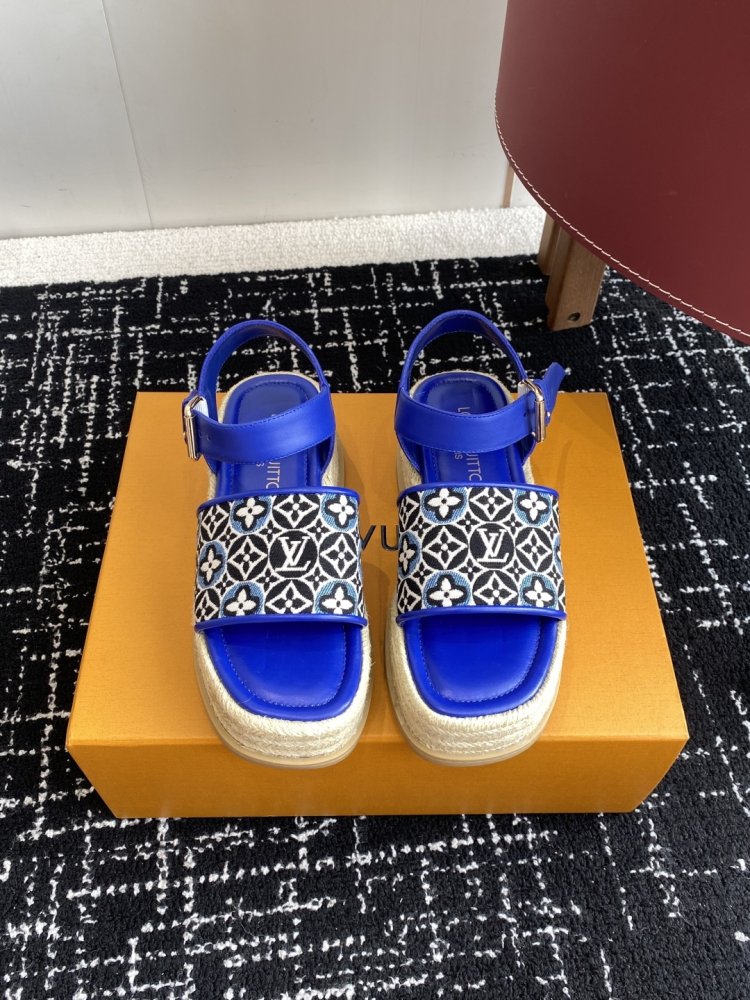 Сандалии женские