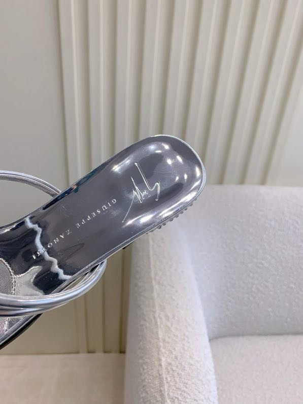 Босоніжки фото 2