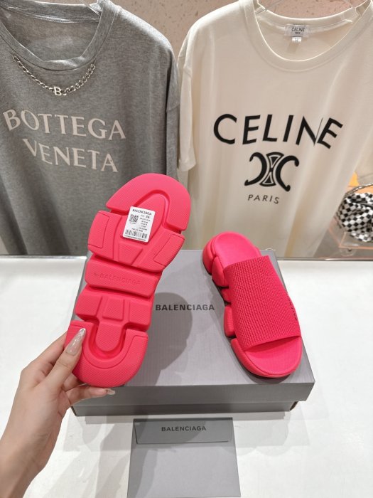 Шлепанцы женские фото 8