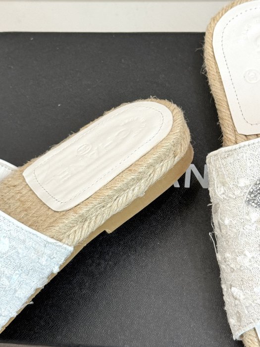 Шлепанцы женские фото 6