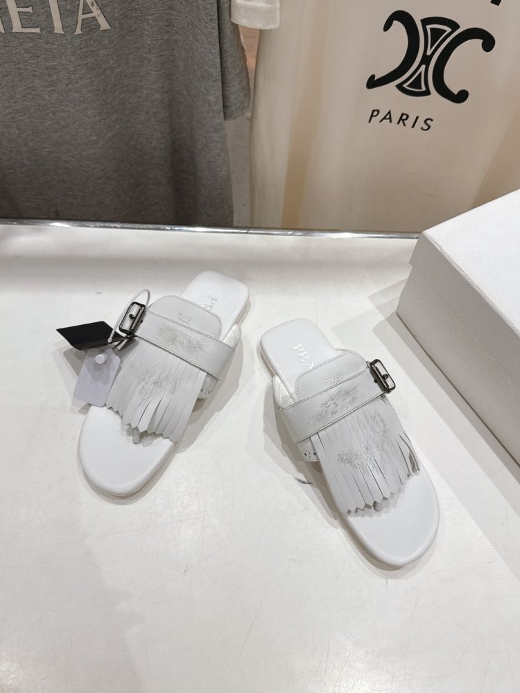 Шлепанцы женские фото 2