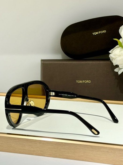 Окуляри сонцезахисні TF836 фото 3