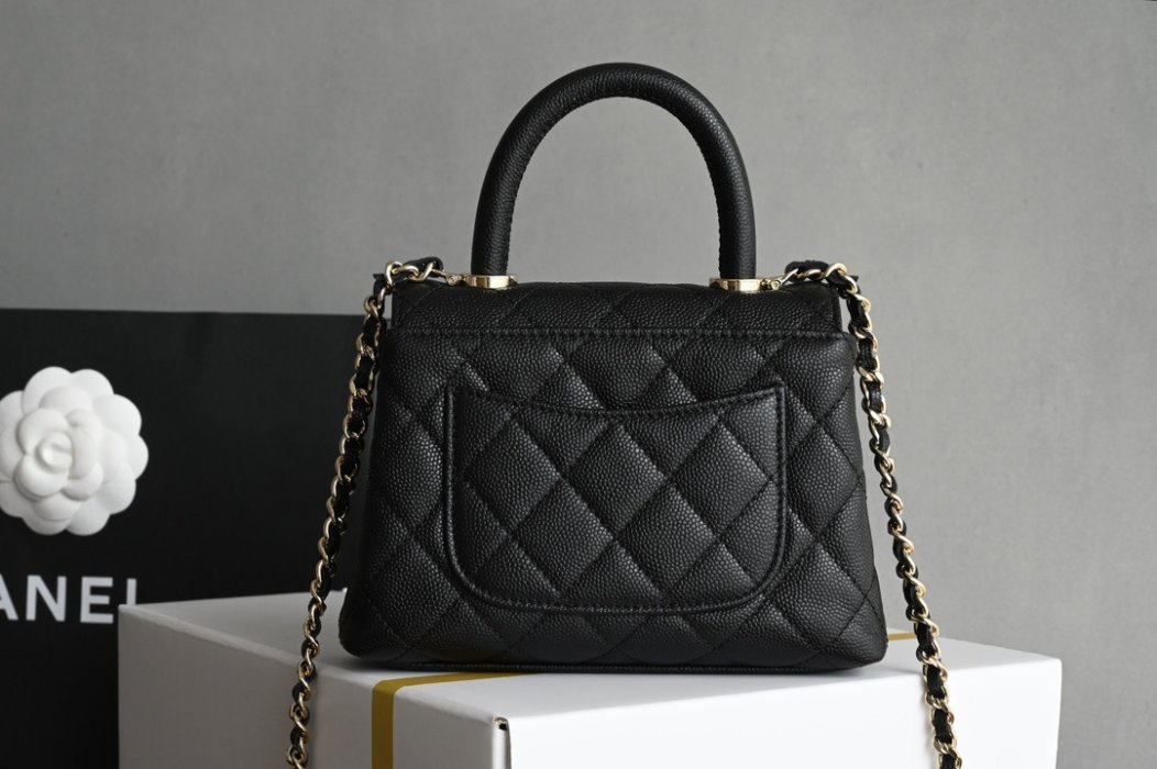 Сумка Chanel Coco Handle mini из зернистой кожи фото 2