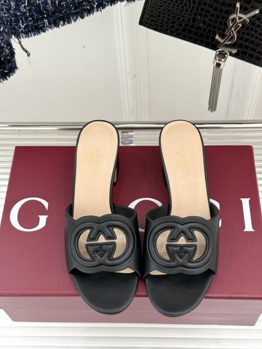 Босоножки фото 4