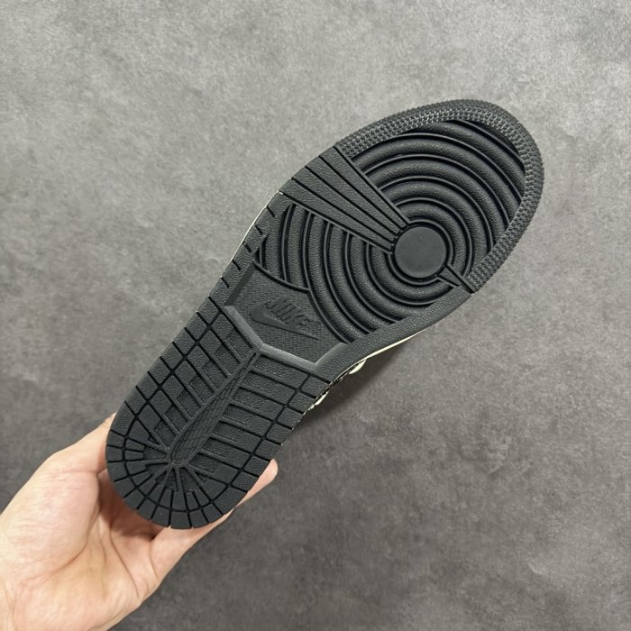 Кроссовки Travis Scott x Fragment Design x Air Jordan 1 Low фото 9