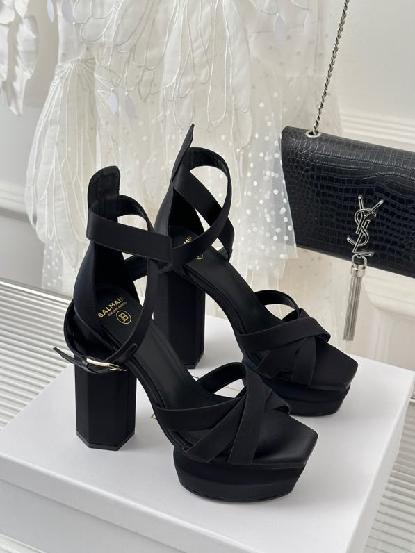 Sandals on platform and high heel фото 3