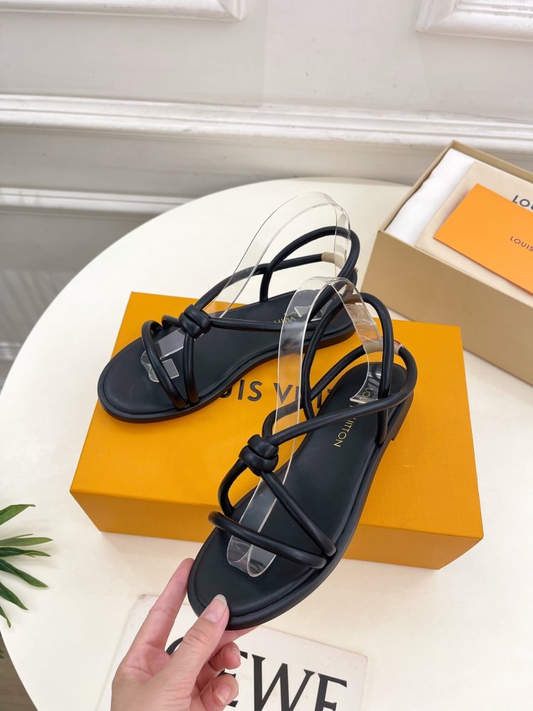 Босоножки фото 3