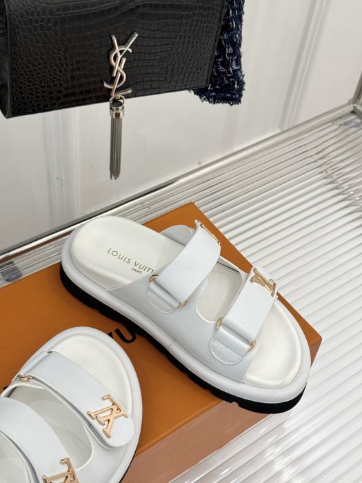 Шлепанцы фото 5