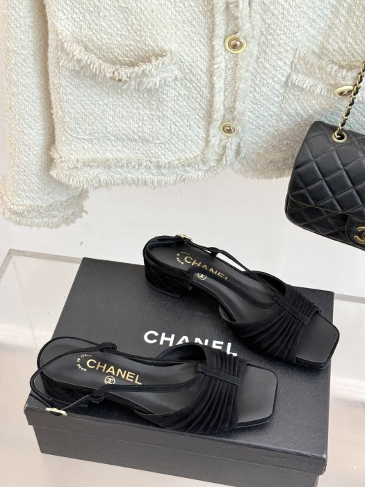 Босоножки фото 3