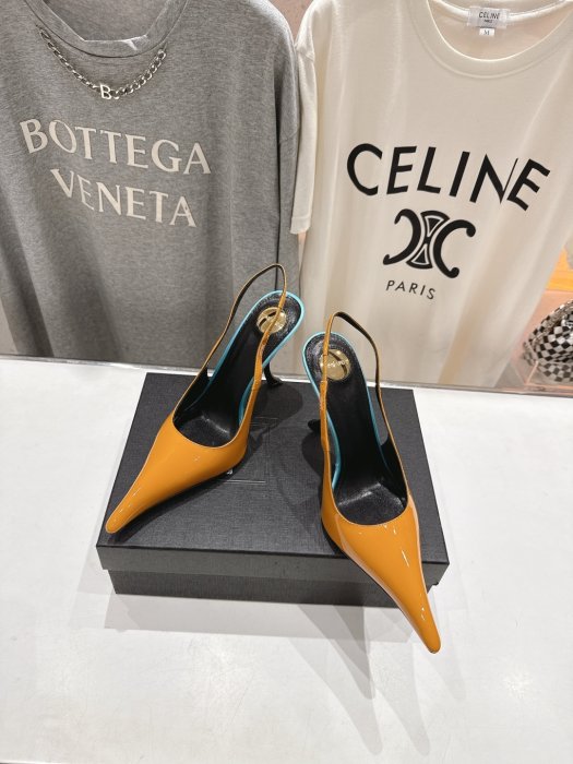 Босоножки фото 2